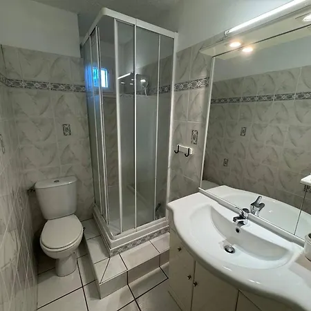T2 Avec Parking Et Animaux Admis, Capacite 4, Cap D'agde - Fr-1-749-83 Lägenhet *
