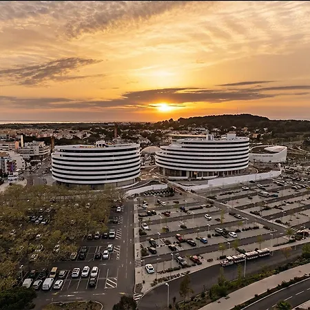 T2 Avec Parking Et Animaux Admis, Capacite 4, Cap D'agde - Fr-1-749-83 Lägenhet *