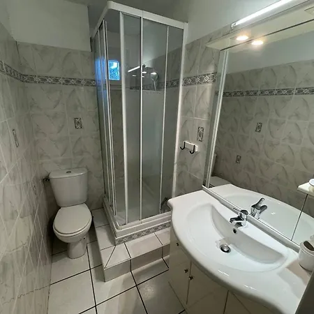 T2 Avec Parking Et Animaux Admis, Capacite 4, Cap D'agde - Fr-1-749-83 Agde